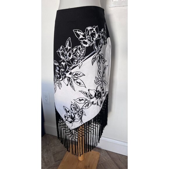 Vintage Caché ASYMMETRICAL Skirt Size 8 Black & White Fringe Floral Embroidery - Picture 15 of 16